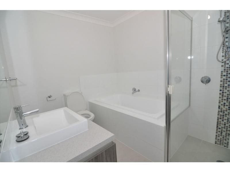 18 Driftway Drive, Pemulwuy NSW 2145