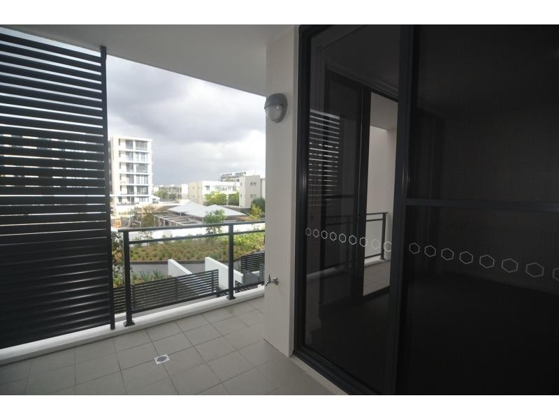 Unit 304/46 Amalfi Drive, The Waterfront, Wentworth Point NSW 2127