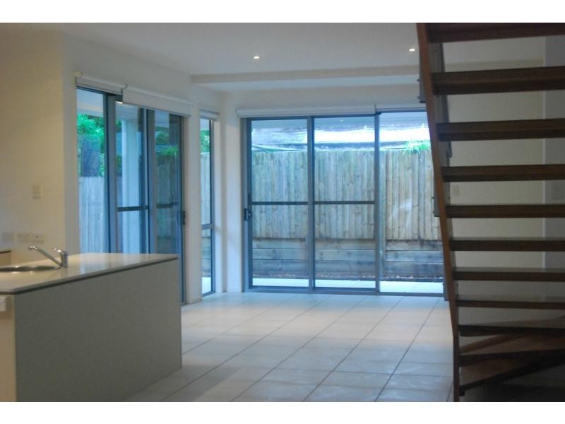 Unit 1/5 Sovereign Street, Indooroopilly QLD 4068