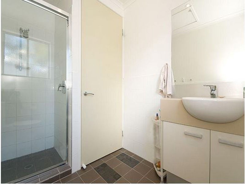 Unit 1/5 Sovereign Street, Indooroopilly QLD 4068