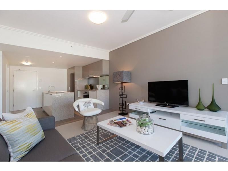 2 Harbour Road, Hamilton QLD 4007