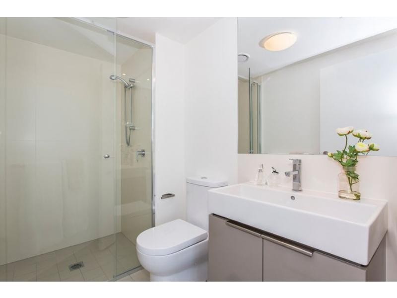 2 Harbour Road, Hamilton QLD 4007