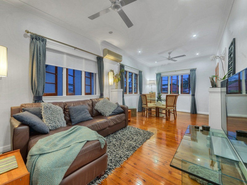 2 view Street, Kedron QLD 4031