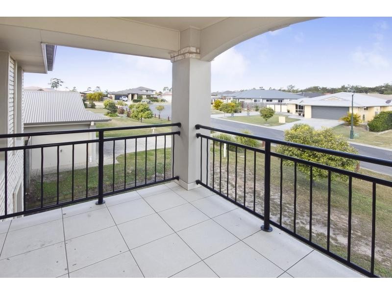 8 Lomond Place, Parkinson QLD 4115