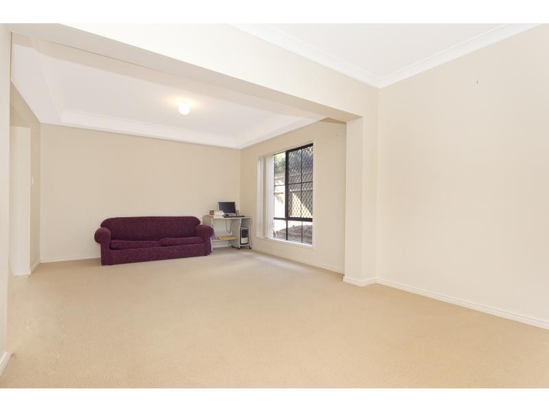 8 Lomond Place, Parkinson QLD 4115