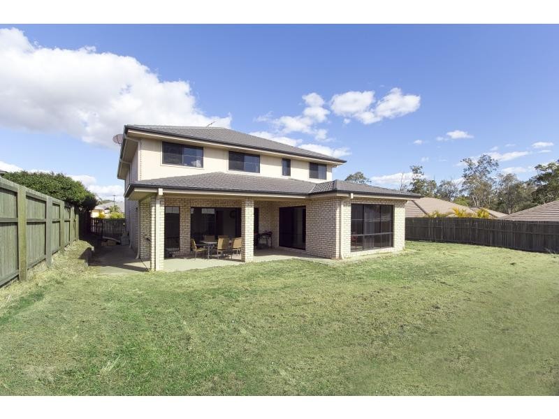 8 Lomond Place, Parkinson QLD 4115