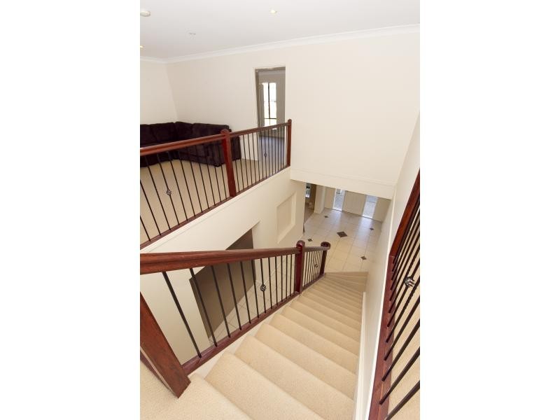 8 Lomond Place, Parkinson QLD 4115