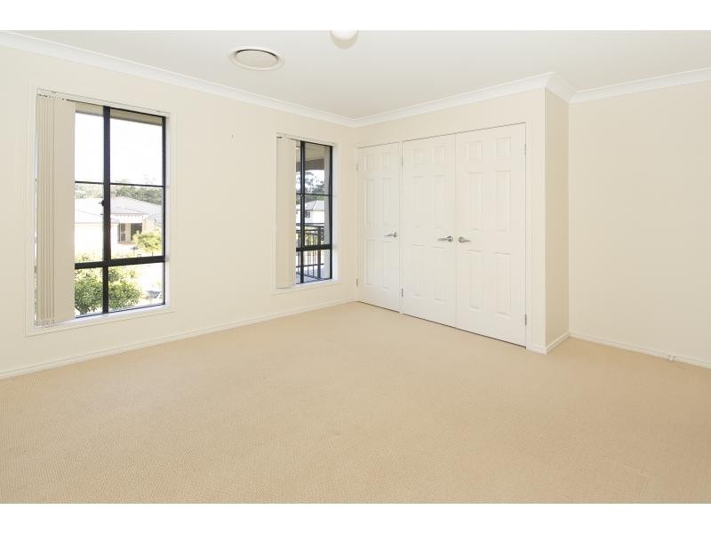 8 Lomond Place, Parkinson QLD 4115