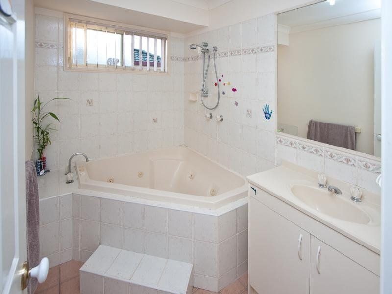 Regents Park QLD 4118