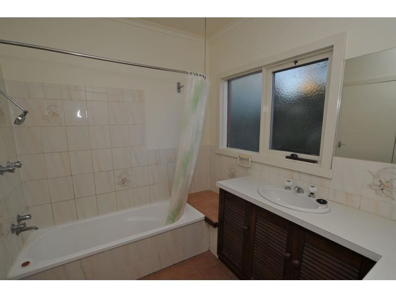 2 Irving Street, Wangaratta VIC 3677