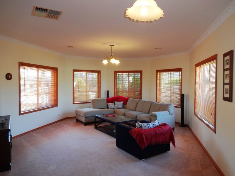 10 Dianne Close, Wangaratta VIC 3677