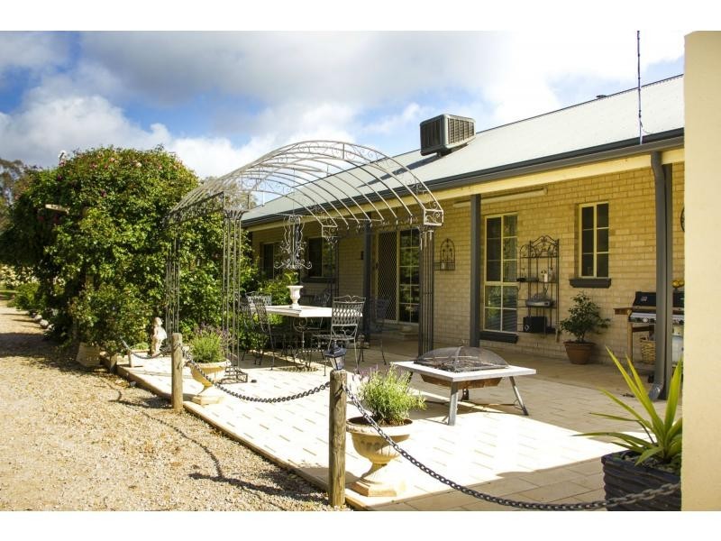 8 Browning Road, Killawarra VIC 3678