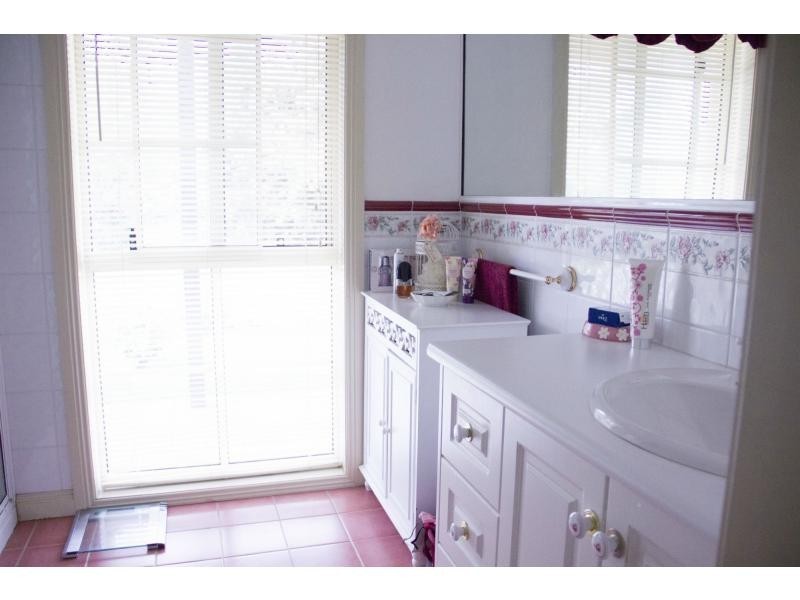 8 Browning Road, Killawarra VIC 3678