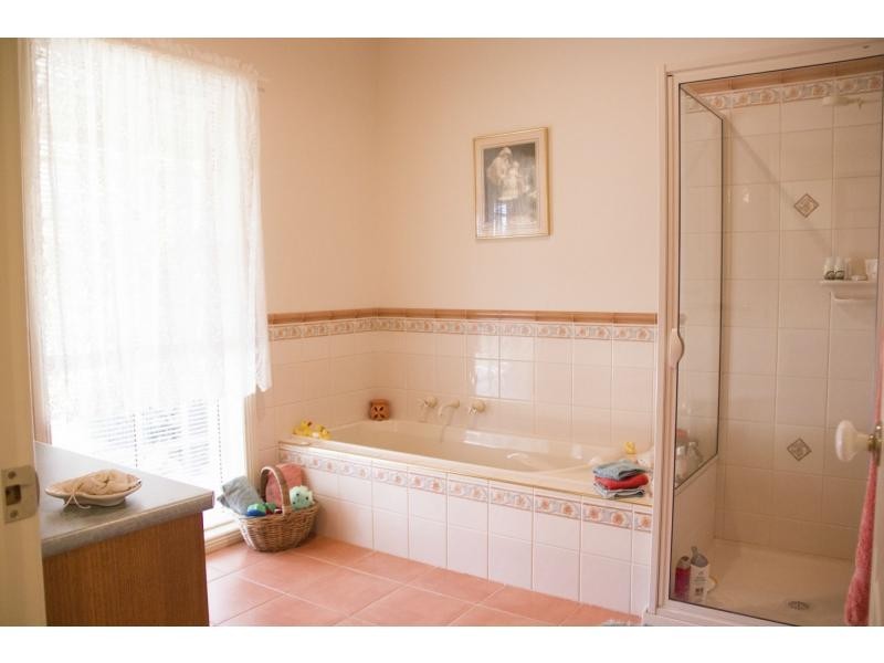 8 Browning Road, Killawarra VIC 3678