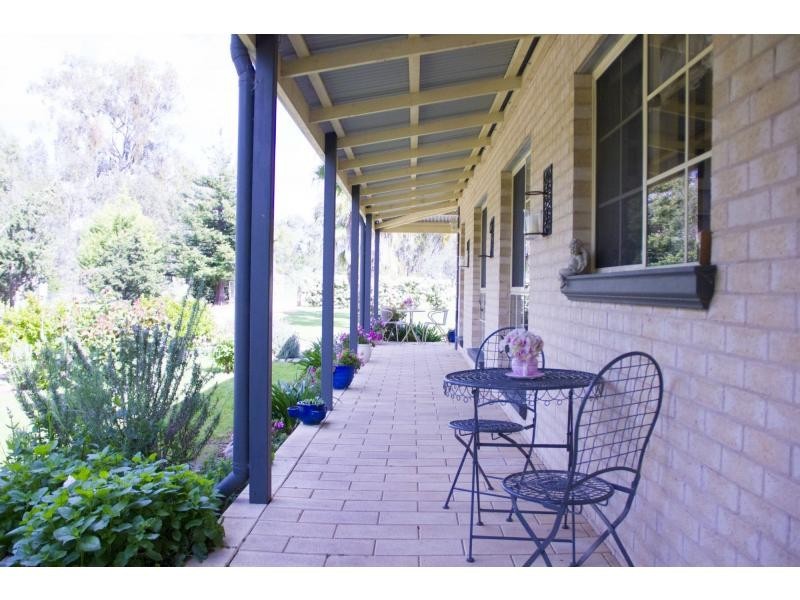 8 Browning Road, Killawarra VIC 3678