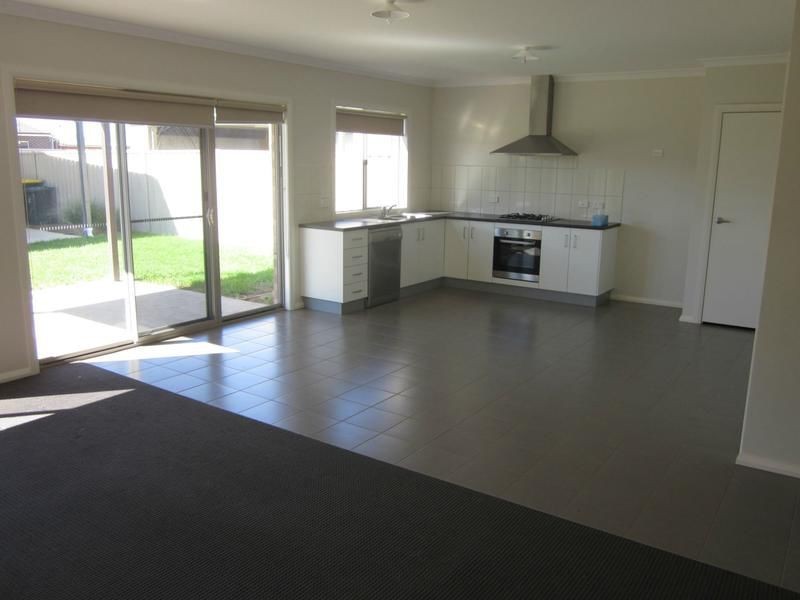 11 Creek View End, Wangaratta VIC 3677