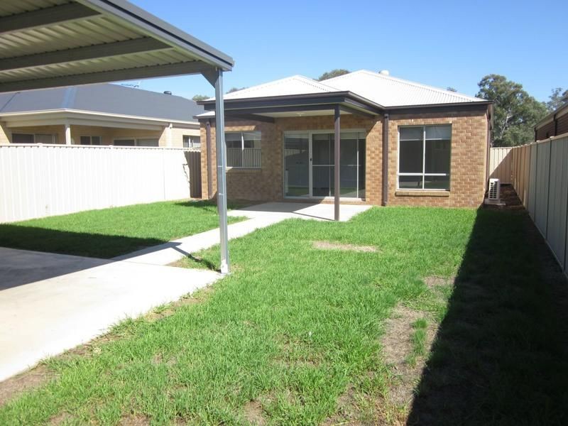 11 Creek View End, Wangaratta VIC 3677