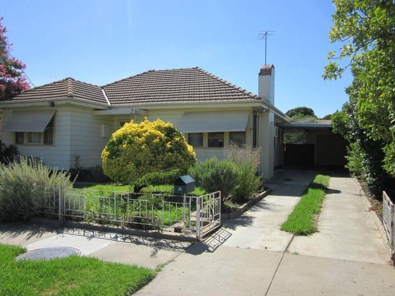 25 Younger Street, Wangaratta VIC 3677