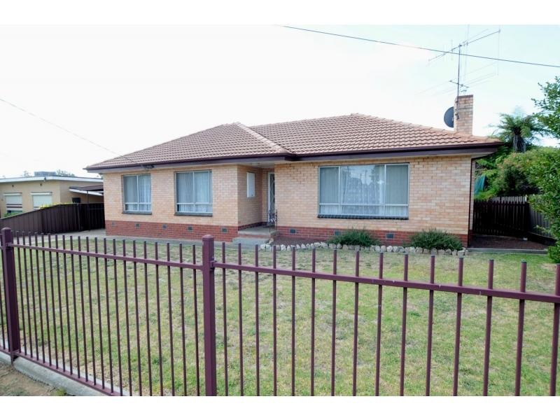 24 Esmond Street, Wangaratta VIC 3677