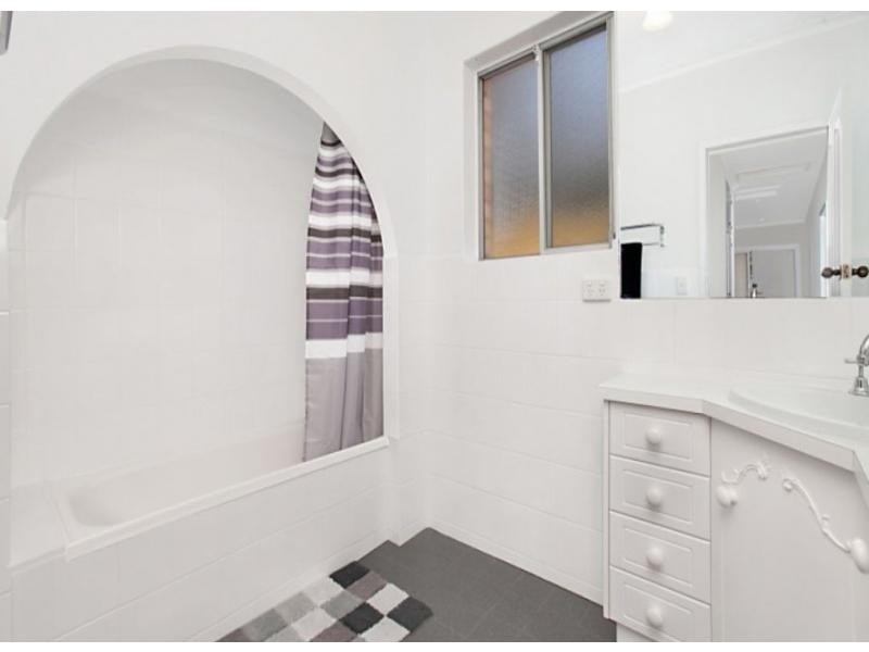 27 Waitara Road, Banksia Park SA 5091