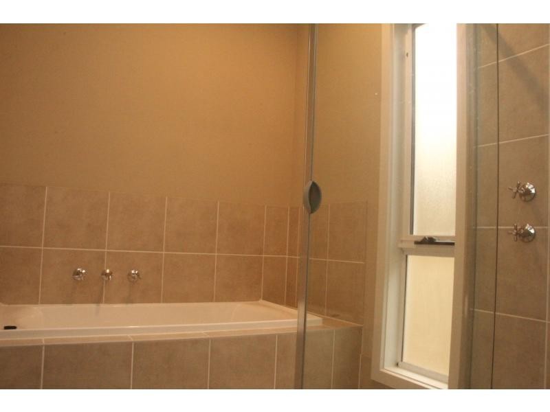 20 Amber Avenue, Clearview SA 5085