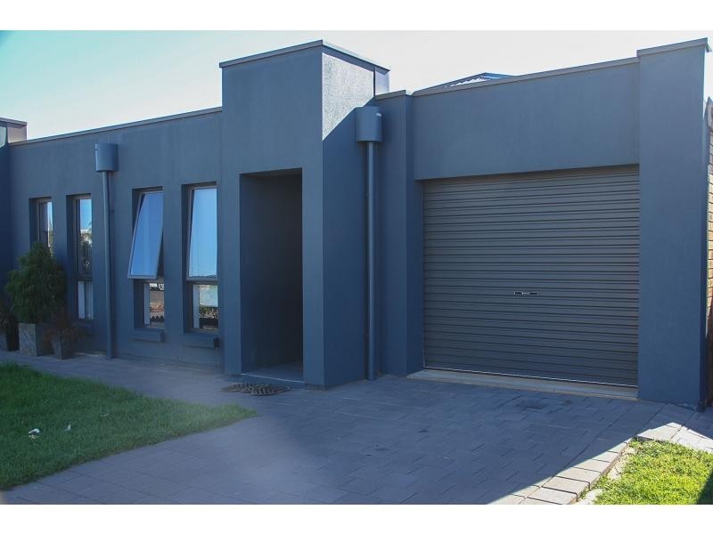 27 Tatura Road, Munno Para West SA 5115