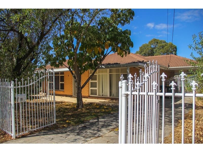 18 Esther Binks Avenue, Greenacres SA 5086