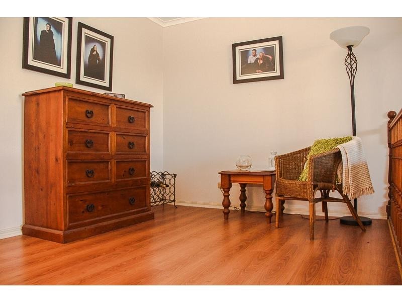 25 Lepena Crescent, Hallett Cove SA 5158