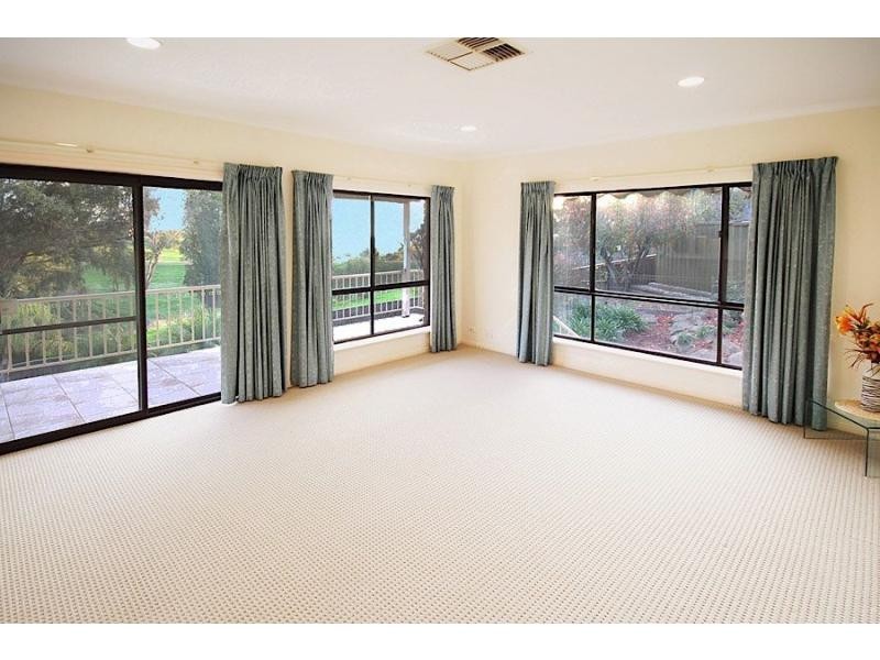 16 Bent Court, Wynn Vale SA 5127