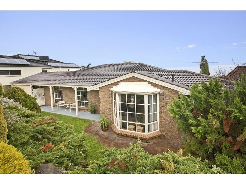 24 Neeangarra Crescent, Hallett Cove SA 5158