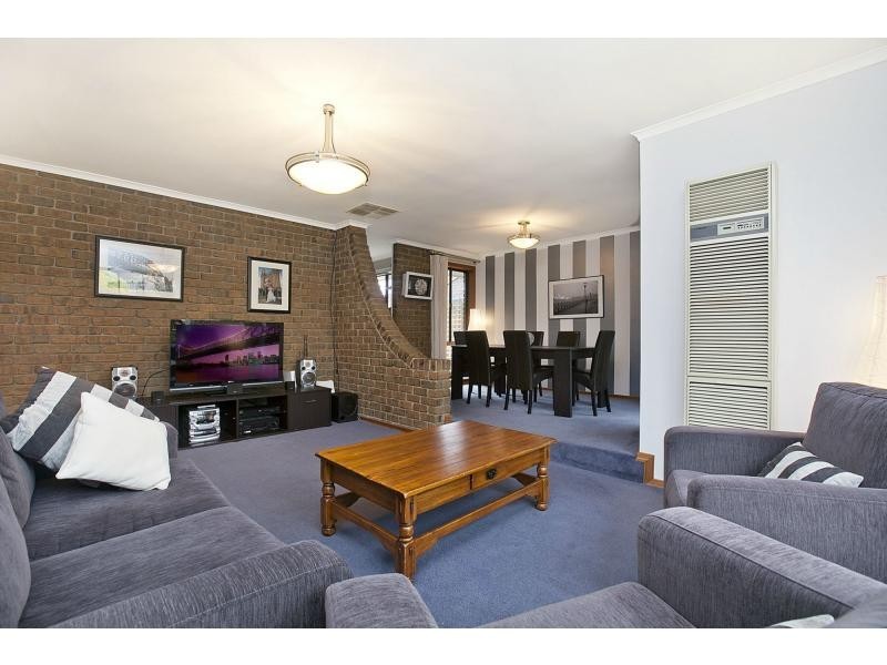 24 Neeangarra Crescent, Hallett Cove SA 5158