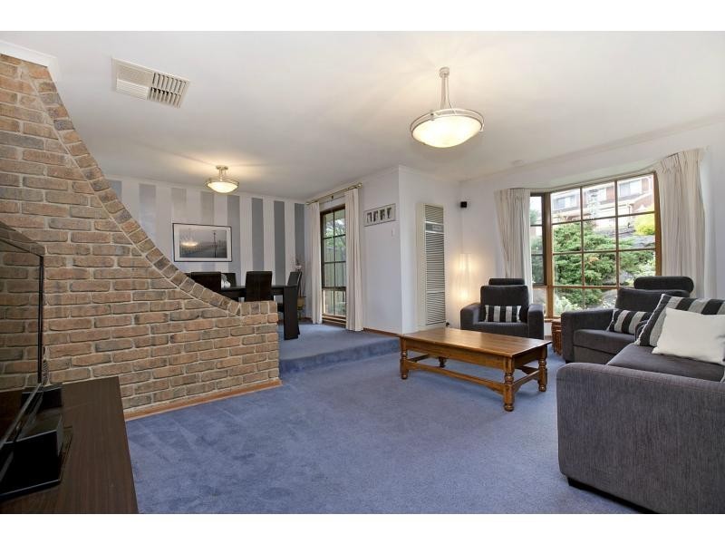 24 Neeangarra Crescent, Hallett Cove SA 5158