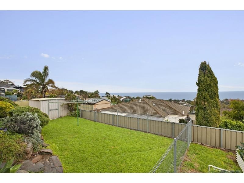 24 Neeangarra Crescent, Hallett Cove SA 5158