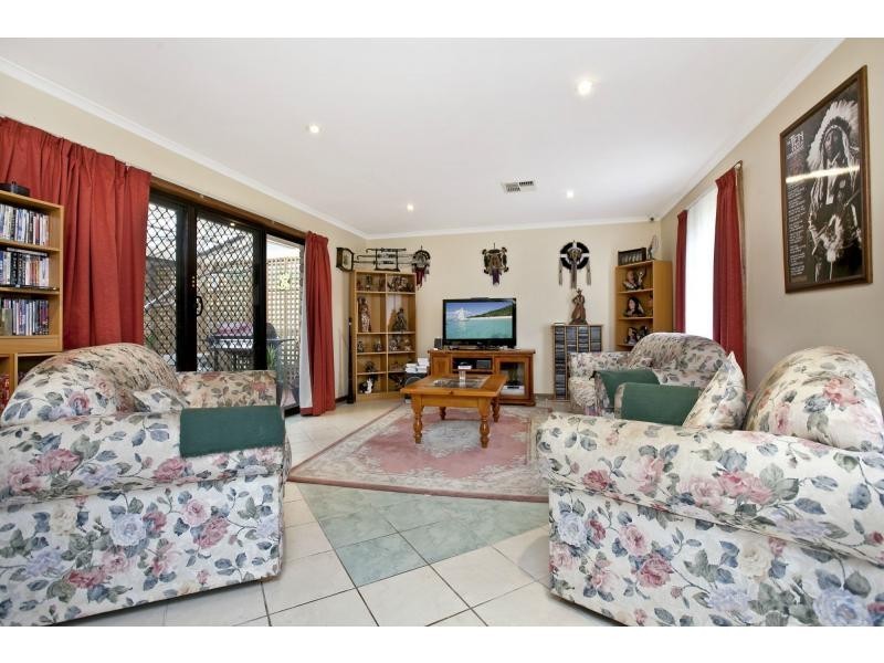 2 Granada Avenue, Gulfview Heights SA 5096