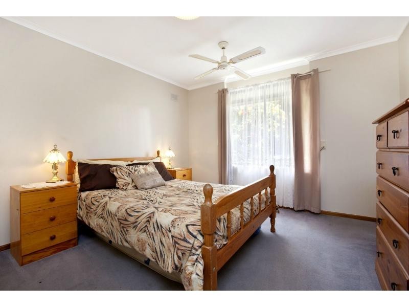 2 Granada Avenue, Gulfview Heights SA 5096
