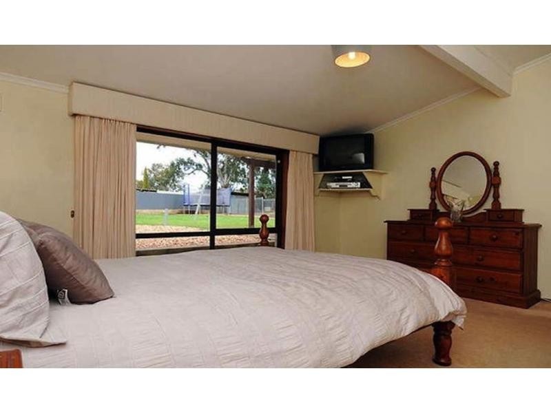 303 Lyons Road, Dernancourt SA 5075