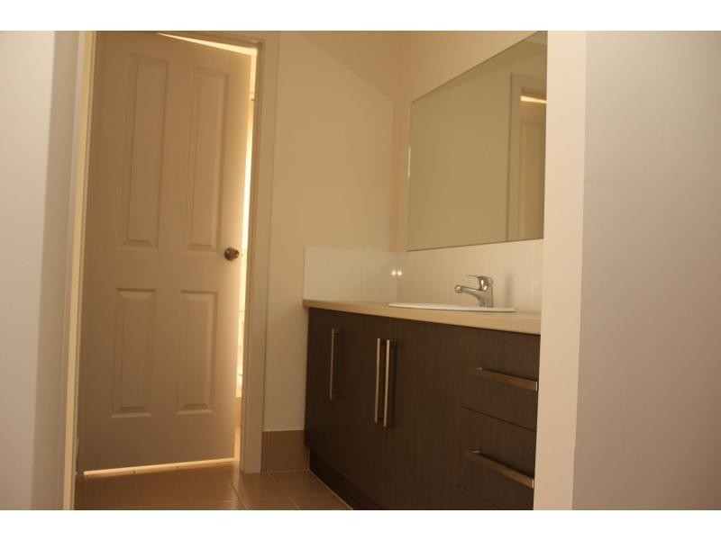 8 Dyson Street, Evanston SA 5116