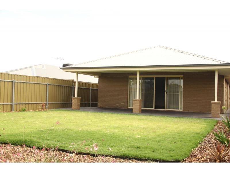 8 Dyson Street, Evanston SA 5116