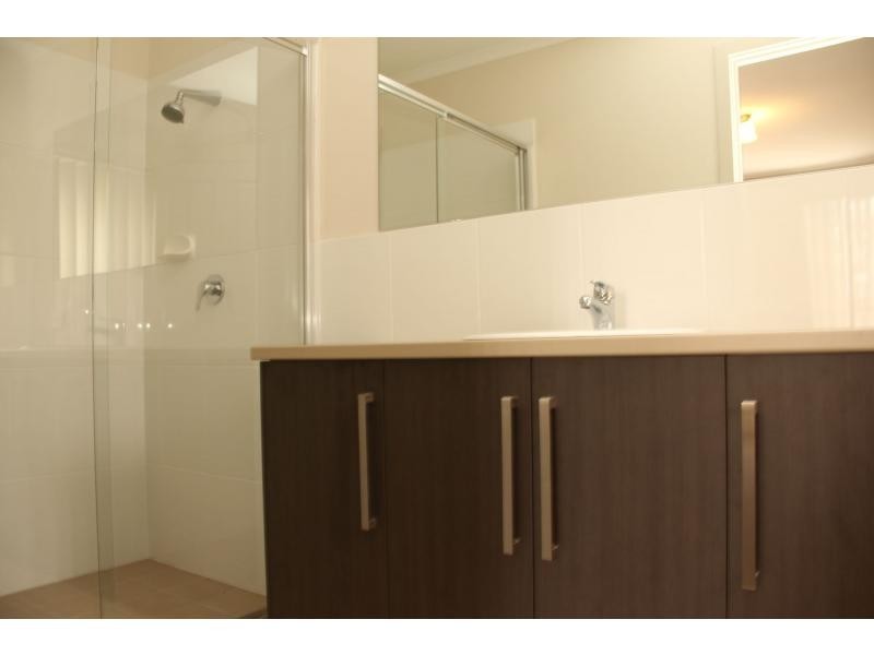 4 Dyson Street, Evanston SA 5116