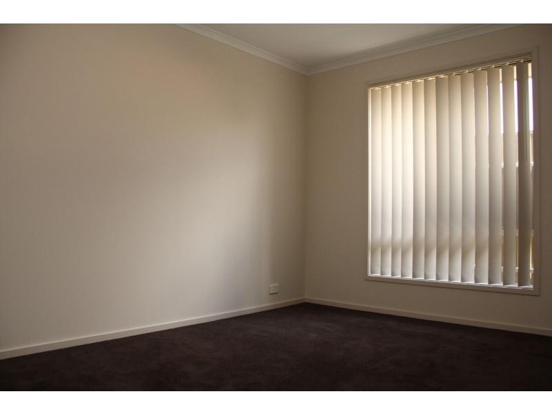 4 Dyson Street, Evanston SA 5116