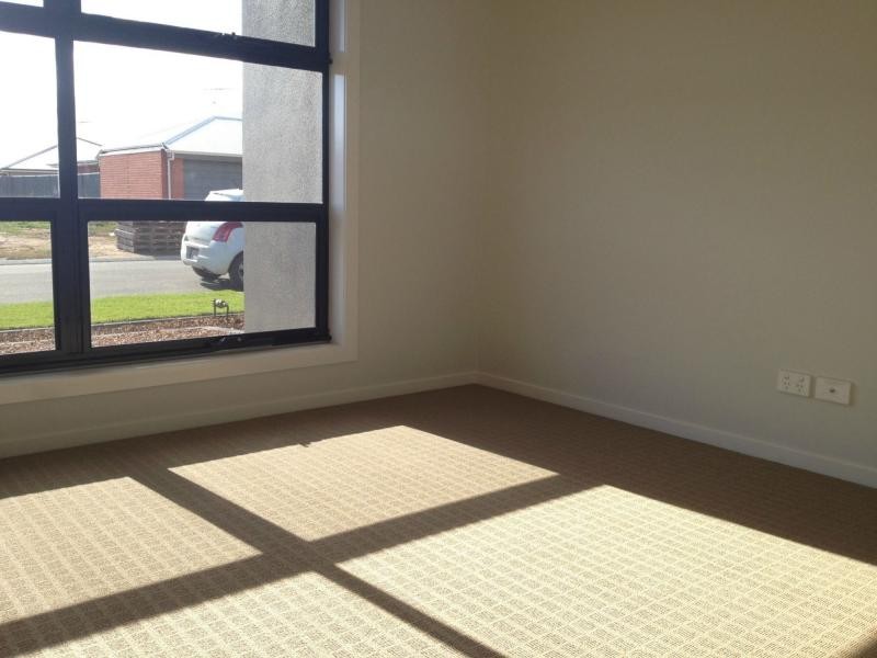 6 Angheljo Court, Viva Green, Munno Para West SA 5115