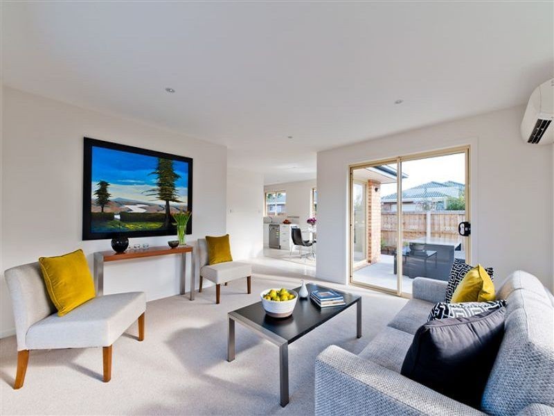 1/15 Talune Street, Lindisfarne TAS 7015