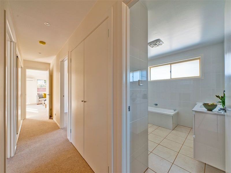 1/15 Talune Street, Lindisfarne TAS 7015