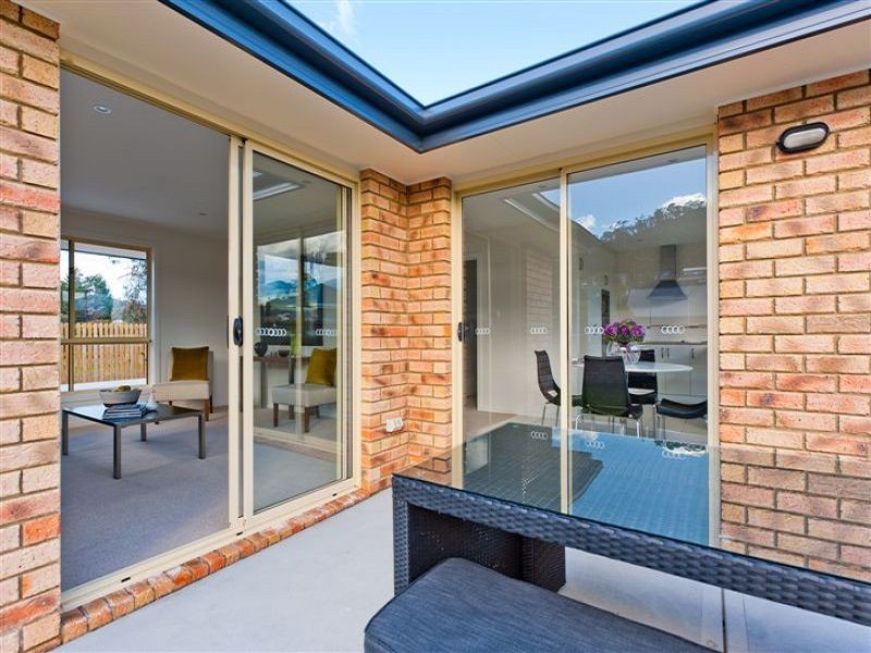 1/15 Talune Street, Lindisfarne TAS 7015