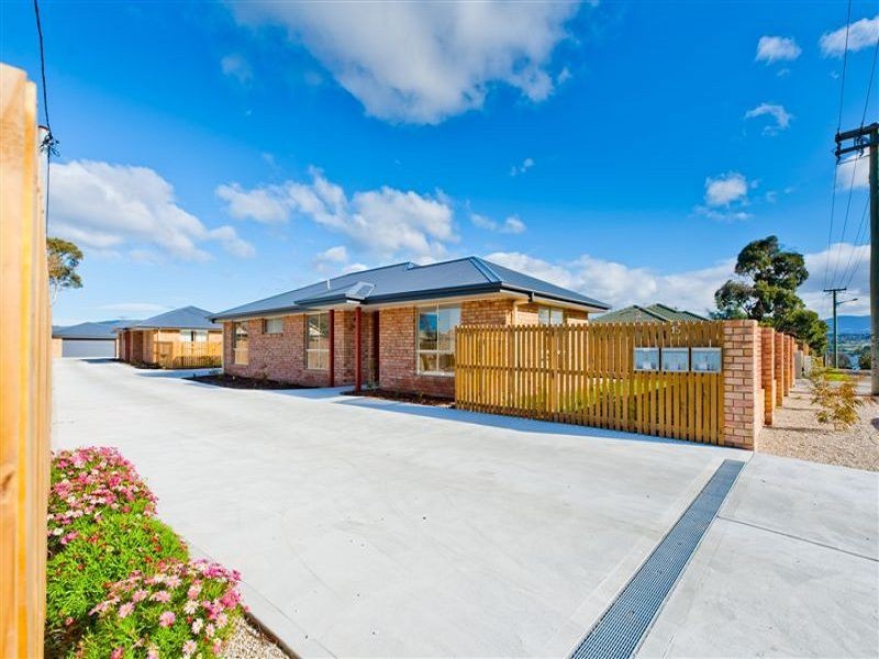 1/15 Talune Street, Lindisfarne TAS 7015