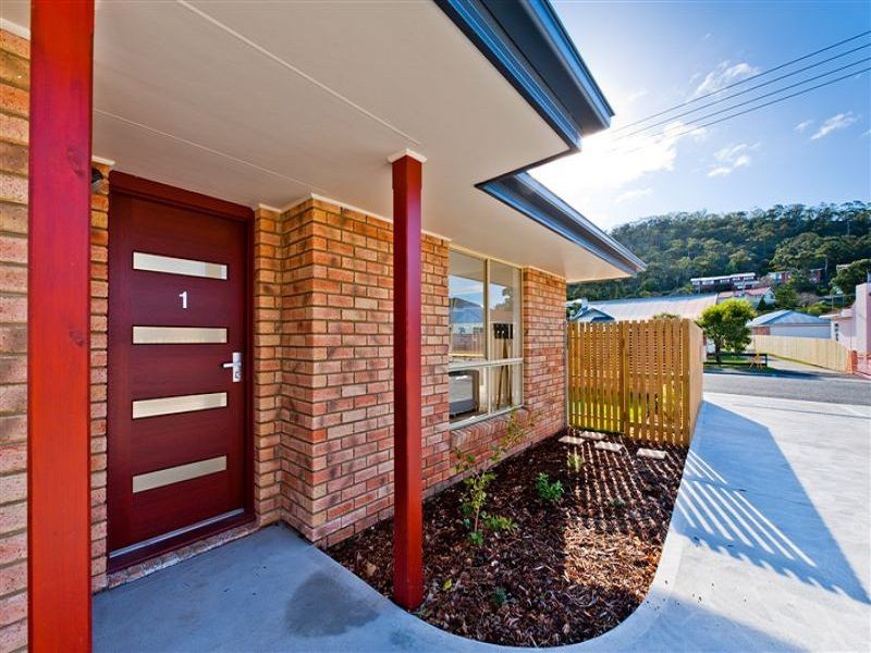 1/15 Talune Street, Lindisfarne TAS 7015