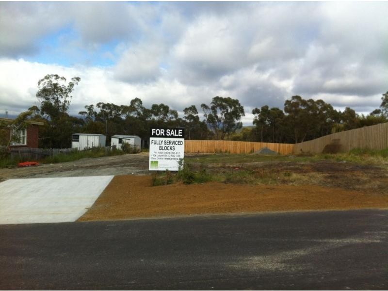 L2/132 Burwood Drive, Blackmans Bay TAS 7052