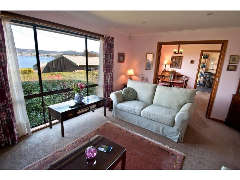 2/7 Koluri Court, Lindisfarne TAS 7015