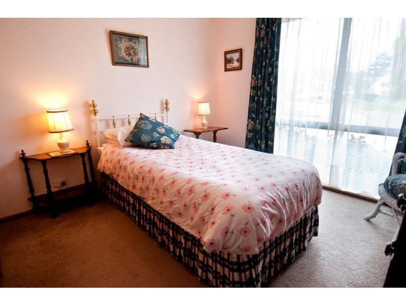 2/7 Koluri Court, Lindisfarne TAS 7015