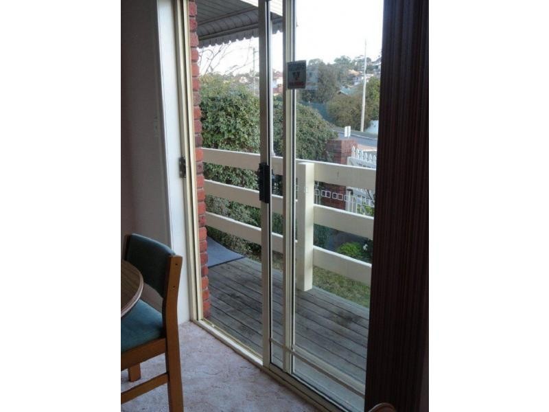 3/6 Katrina Court, Lindisfarne TAS 7015
